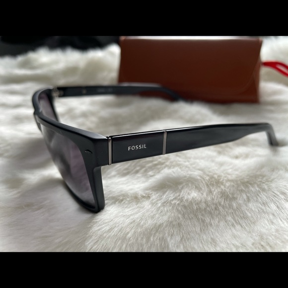 Fossil Sunglasses - Picture 1 of 2